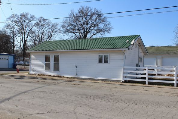 118 N Monroe St, Brookfield, MO 64628